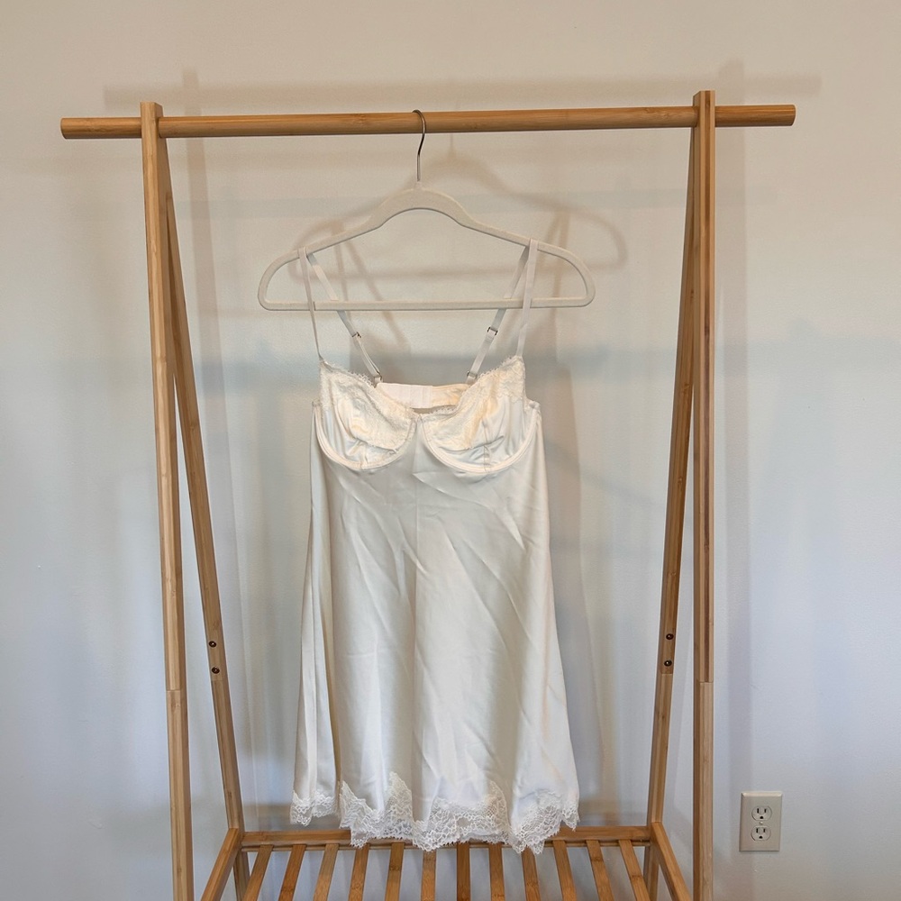 Elegant White Lace Trim Chemise Abercrombie